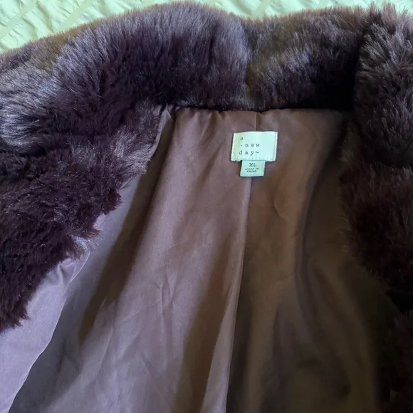 Plush Faux Fur Cropped Coat in Burgundy - Picture 2 of 4